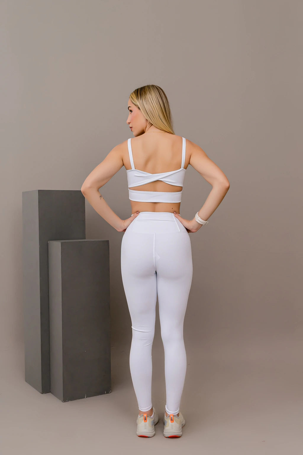 Conjunto Luna - Conjunto Fitness Feminino com Legging de Bolso e Top com Bojo